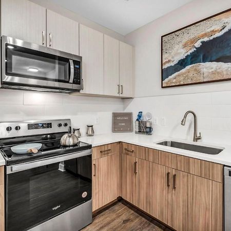 Spacious Castle W Gym Pool Free Parking I Walk To Dowtown N Broadway Nashville Zewnętrze zdjęcie