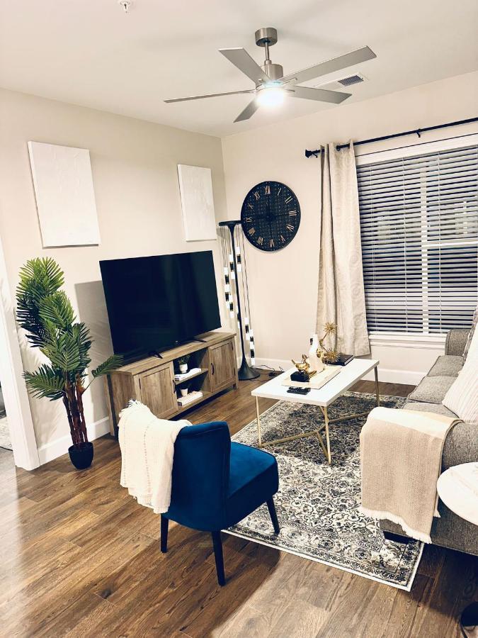 Spacious Castle W Gym Pool Free Parking I Walk To Dowtown N Broadway Nashville Zewnętrze zdjęcie