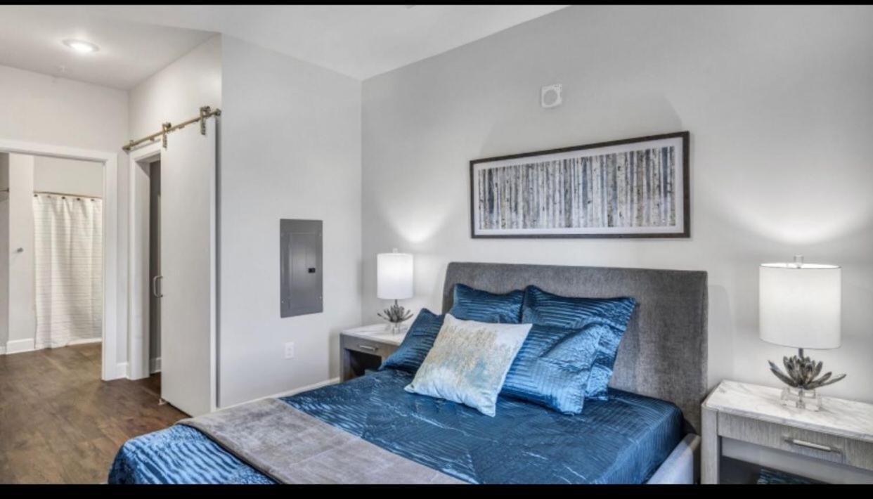 Spacious Castle W Gym Pool Free Parking I Walk To Dowtown N Broadway Nashville Zewnętrze zdjęcie