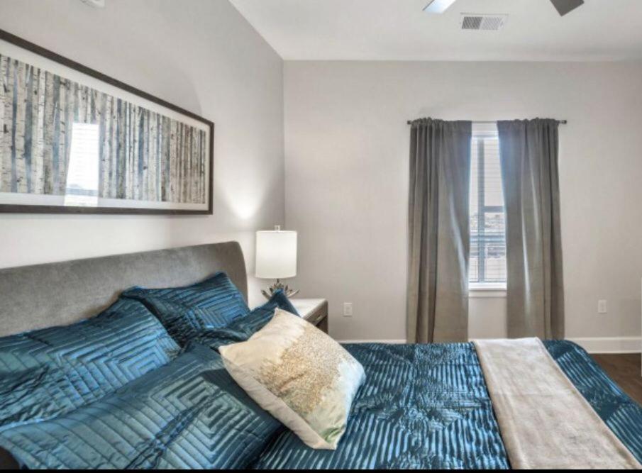 Spacious Castle W Gym Pool Free Parking I Walk To Dowtown N Broadway Nashville Zewnętrze zdjęcie