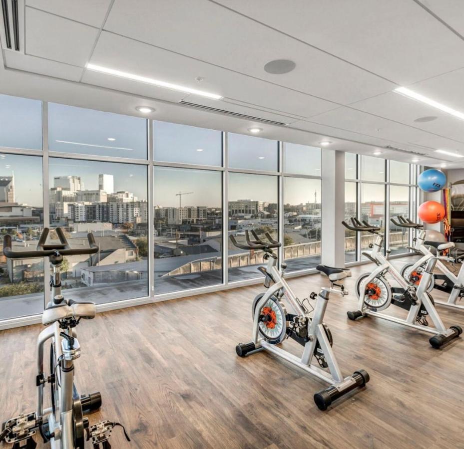 Spacious Castle W Gym Pool Free Parking I Walk To Dowtown N Broadway Nashville Zewnętrze zdjęcie