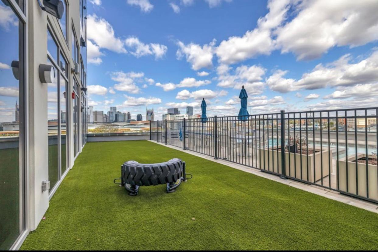 Spacious Castle W Gym Pool Free Parking I Walk To Dowtown N Broadway Nashville Zewnętrze zdjęcie